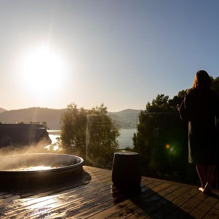 Woodland Bay Retreat-Hot Tub,Sauna And Bayview Hamptons Retreat Lymington Bagian luar foto