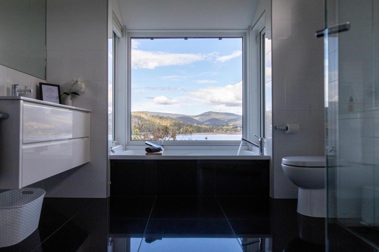 Woodland Bay Retreat-Hot Tub,Sauna And Bayview Hamptons Retreat Lymington Bagian luar foto