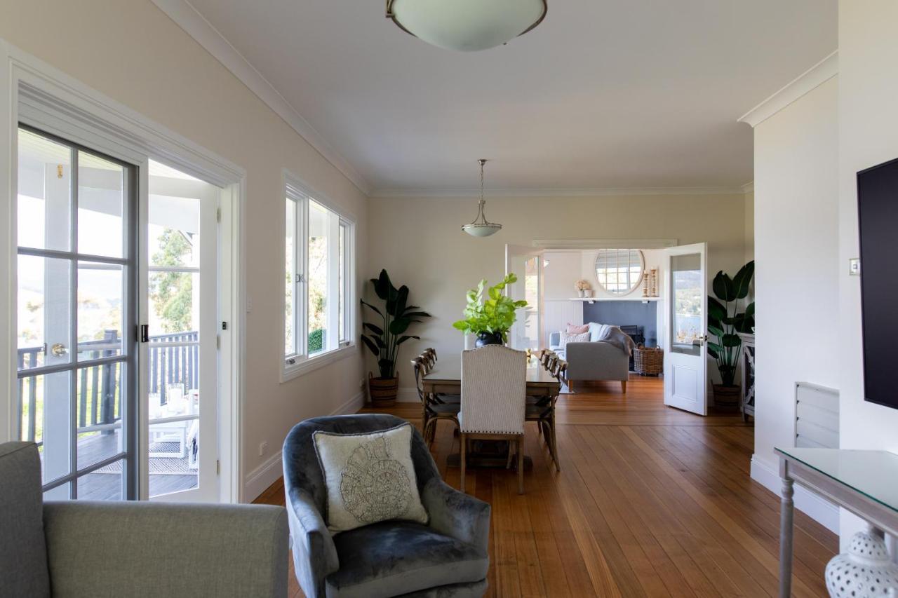 Woodland Bay Retreat-Hot Tub,Sauna And Bayview Hamptons Retreat Lymington Bagian luar foto