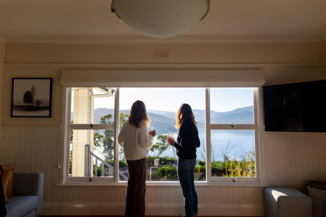 Woodland Bay Retreat-Hot Tub,Sauna And Bayview Hamptons Retreat Lymington Bagian luar foto