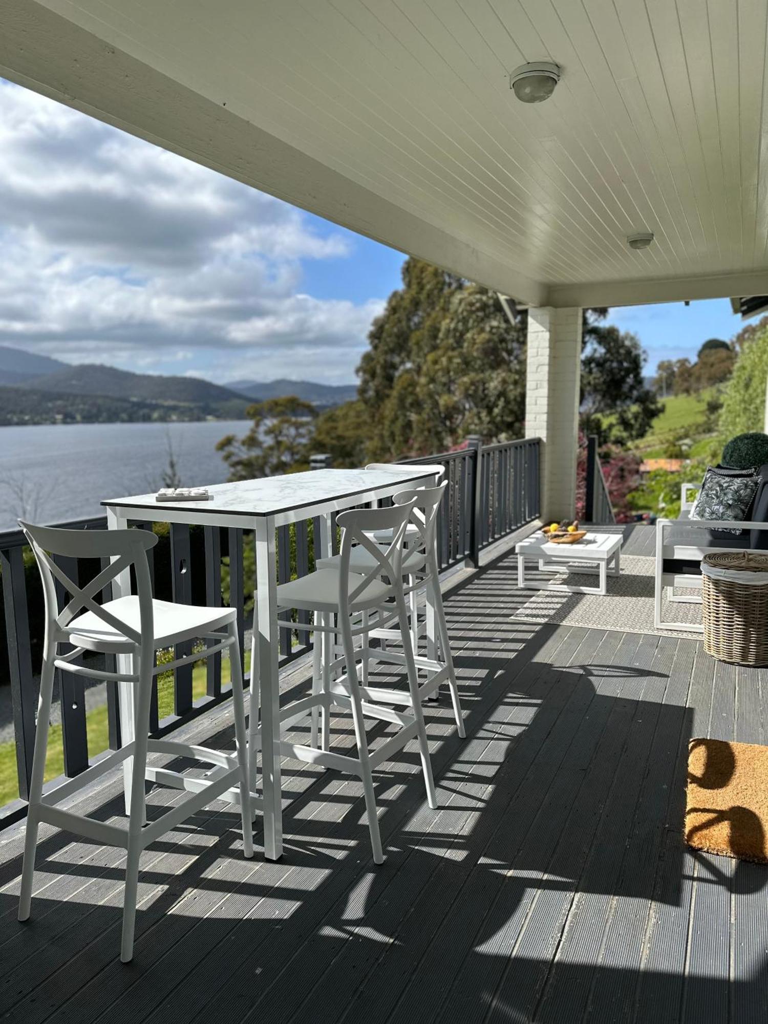 Woodland Bay Retreat-Hot Tub,Sauna And Bayview Hamptons Retreat Lymington Bagian luar foto